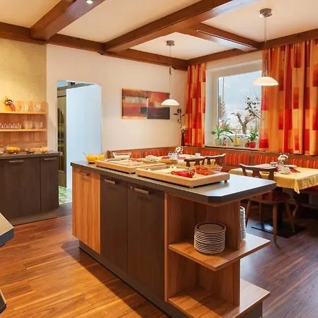 Affittacamere Gaestehaus Steger 4*